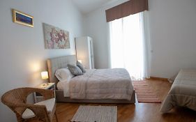 Garibaldi House Apartment